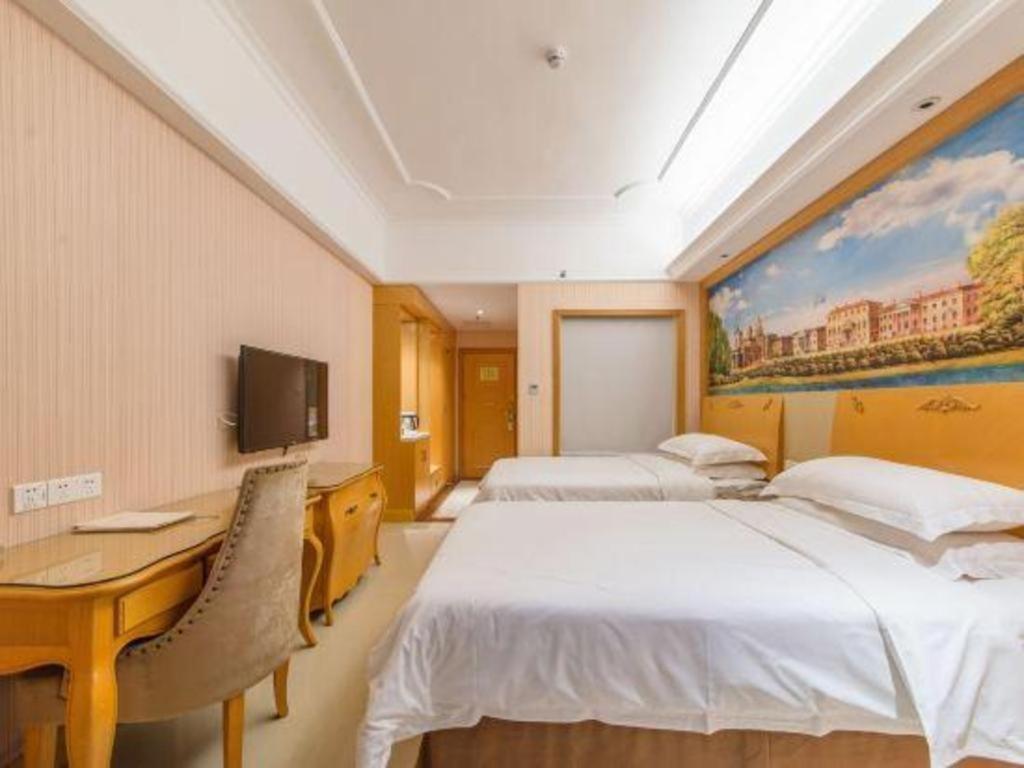 Vienna Classic Hotel Guangdong Yangxi Moon Bay Bagian luar foto