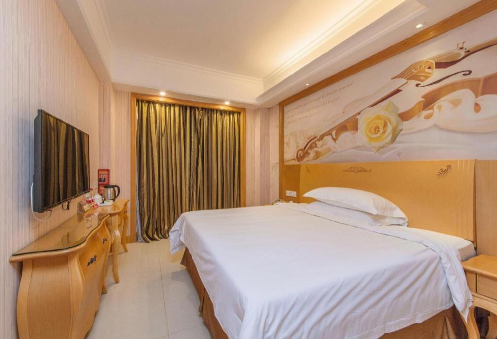 Vienna Classic Hotel Guangdong Yangxi Moon Bay Bagian luar foto