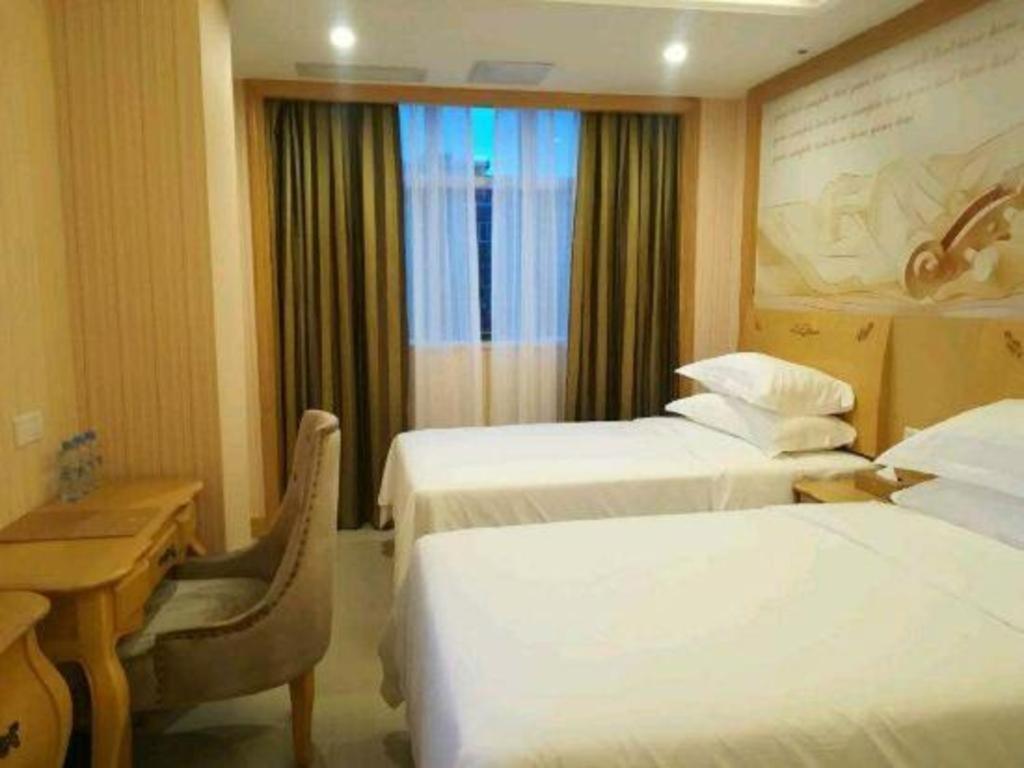 Vienna Classic Hotel Guangdong Yangxi Moon Bay Bagian luar foto
