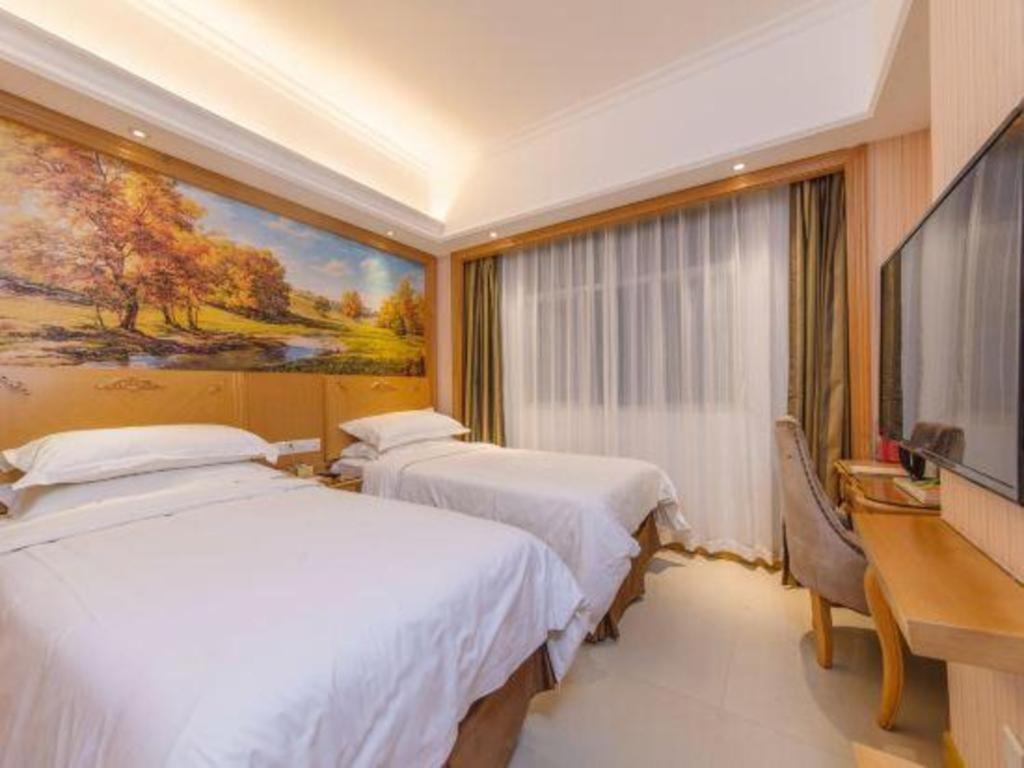 Vienna Classic Hotel Guangdong Yangxi Moon Bay Bagian luar foto