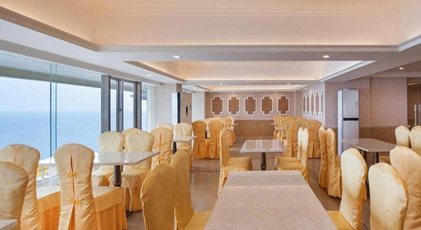 Vienna Classic Hotel Guangdong Yangxi Moon Bay Bagian luar foto