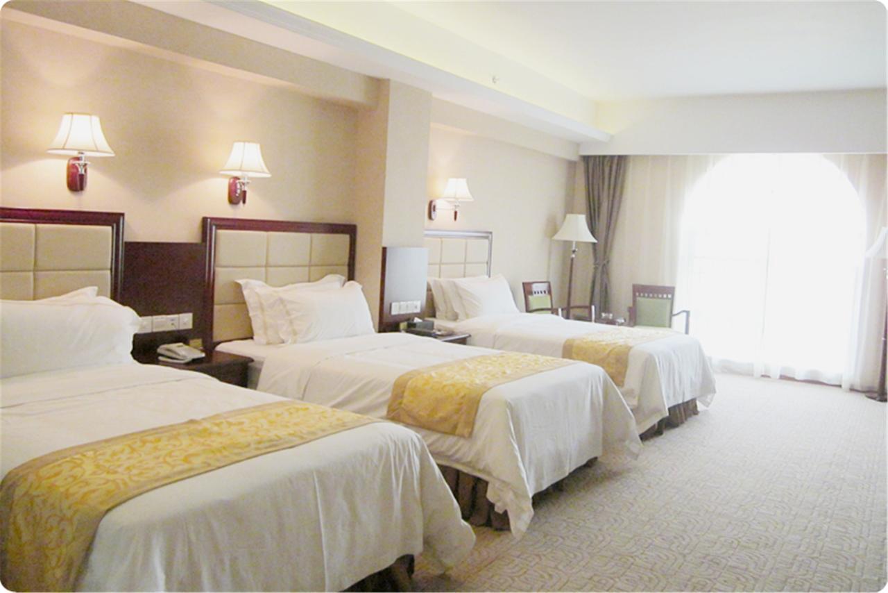 Vienna Classic Hotel Guangdong Yangxi Moon Bay Bagian luar foto